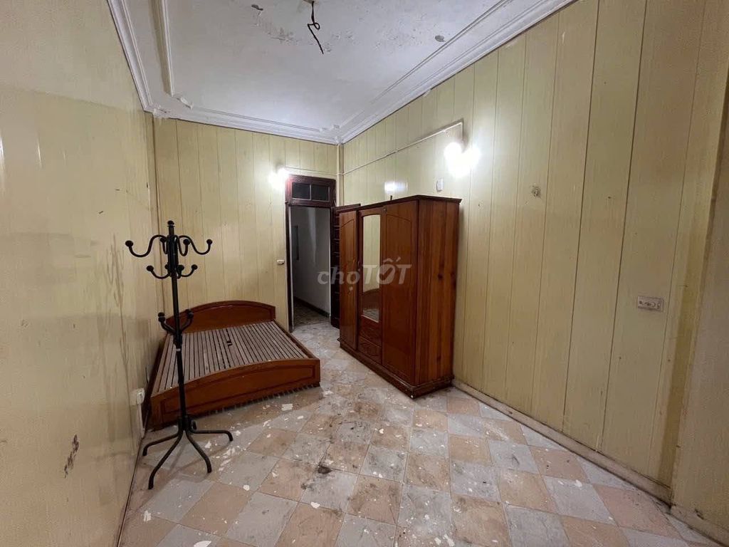 Rent a three-story Bà Triệu, Hà Đông - 50 m2