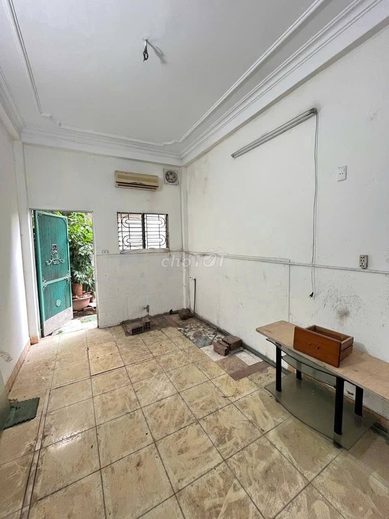 Rent a three-story Bà Triệu, Hà Đông - 50 m2
