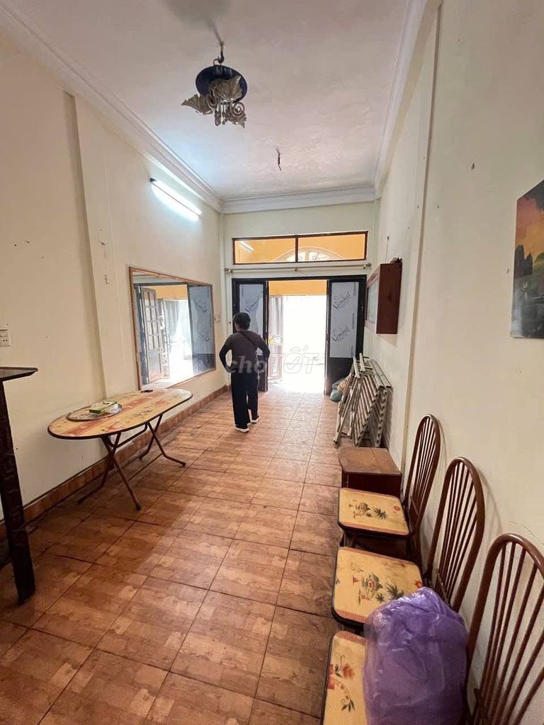 Rent a three-story Bà Triệu, Hà Đông - 50 m2