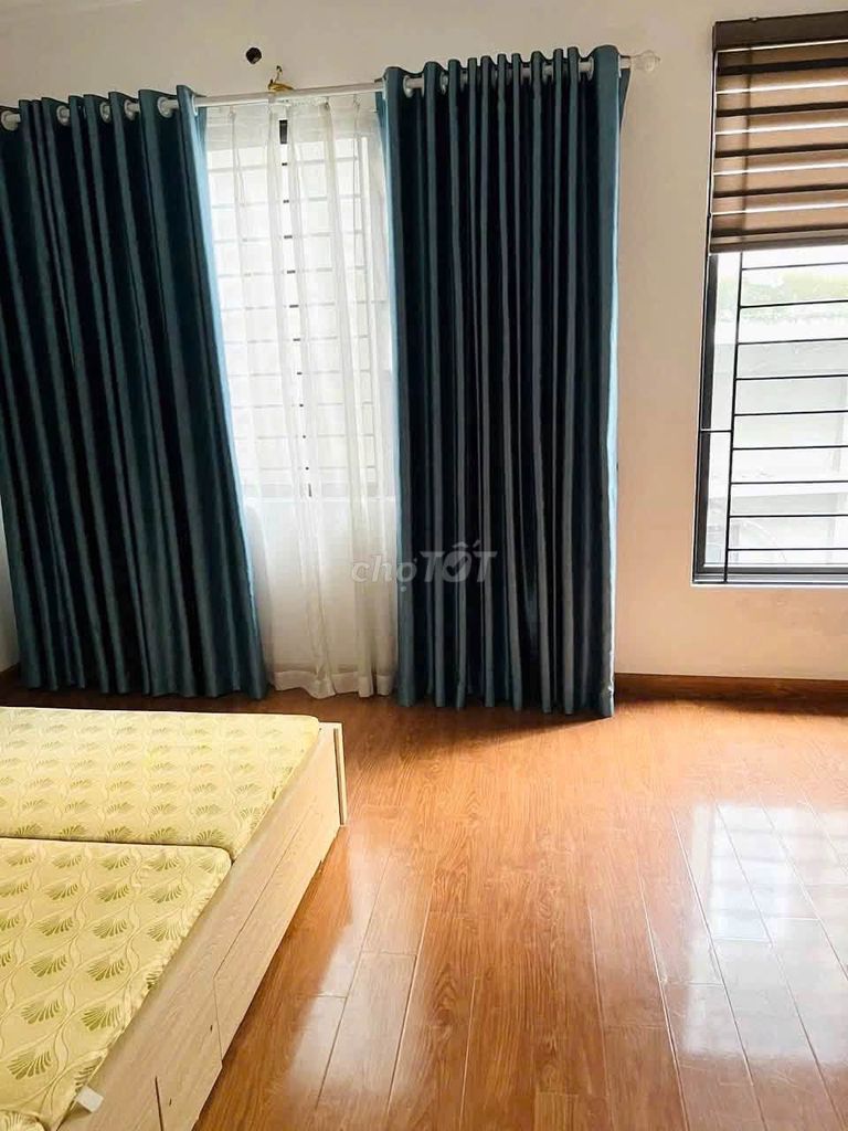 Rents 41 m2 x 4 floors per meter, 0-626 Láng Road