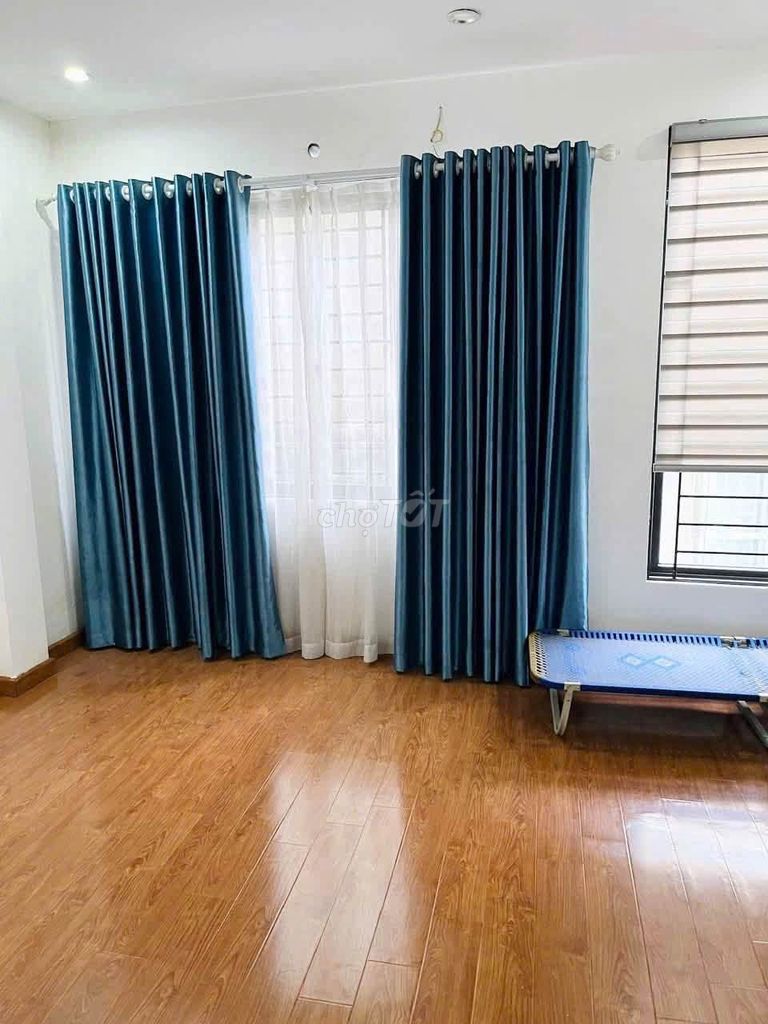 Rents 41 m2 x 4 floors per meter, 0-626 Láng Road