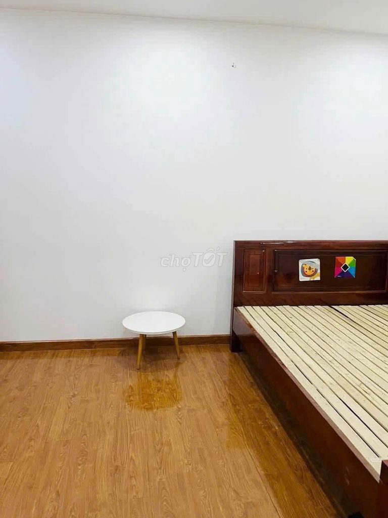 Rents 41 m2 x 4 floors per meter, 0-626 Láng Road