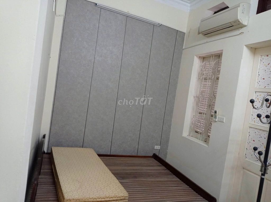 Rent a building 45 meters x 3 floors 1st floor Ngõ 156 Lê Trọng Tấn, Thanh Xuân