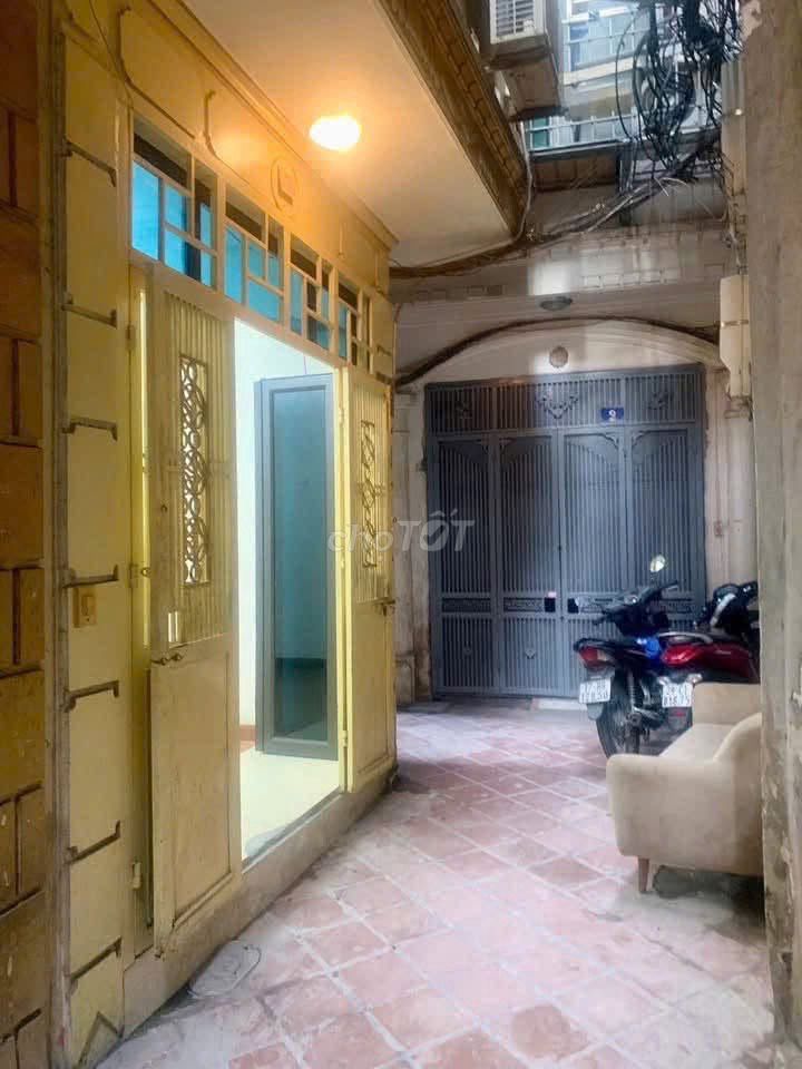 Rent the entire apartment at 113 Nguyễn Chính, Tân Mai