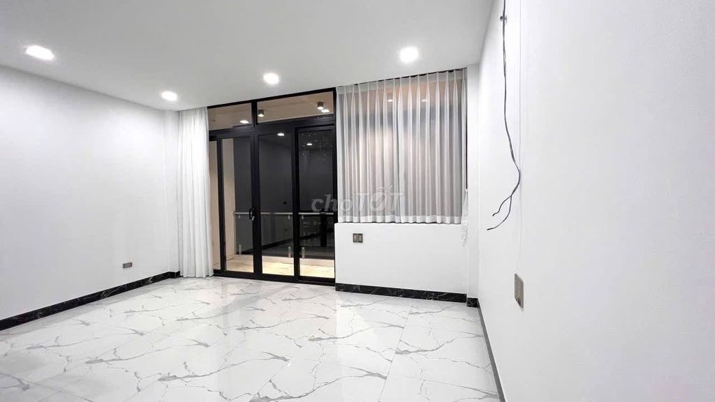 Rent a five-story Peso, 90 meters, 22 million a month