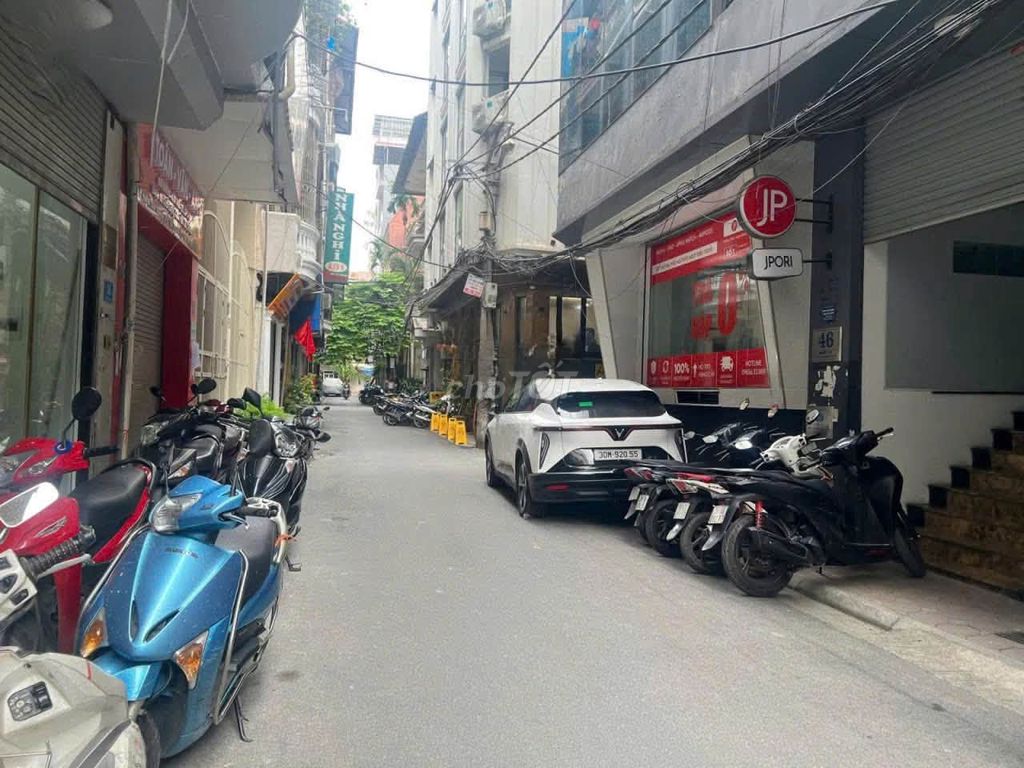 Rent the entire 131 Thái Hà-Đống Đa street