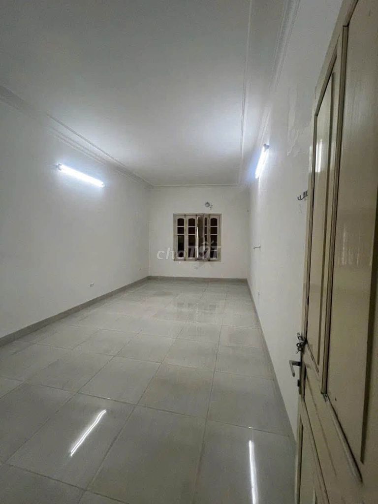 Rent the entire 131 Thái Hà-Đống Đa street