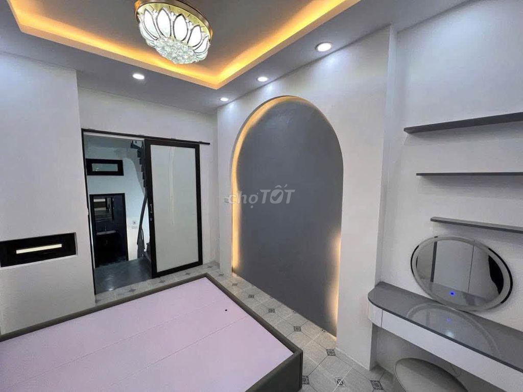 Rent an entire Ngọc Hà place, view lake, car parked next door