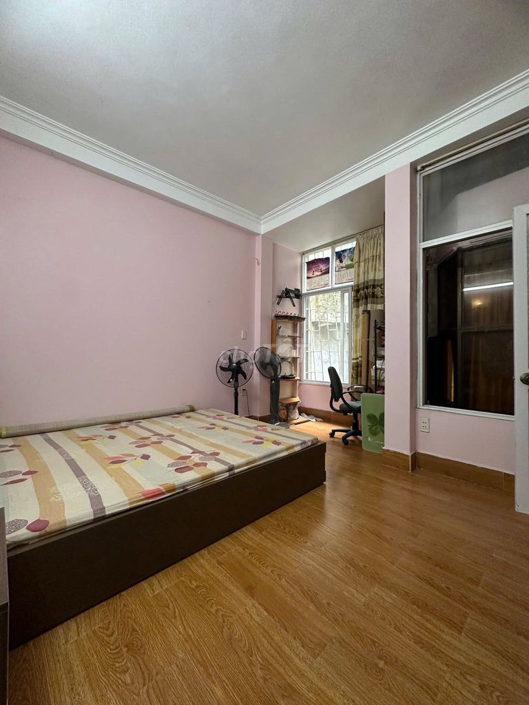 Rent an ancient Phùng Hưng, Hoàn Kiếm, 30 meters x 3 floors