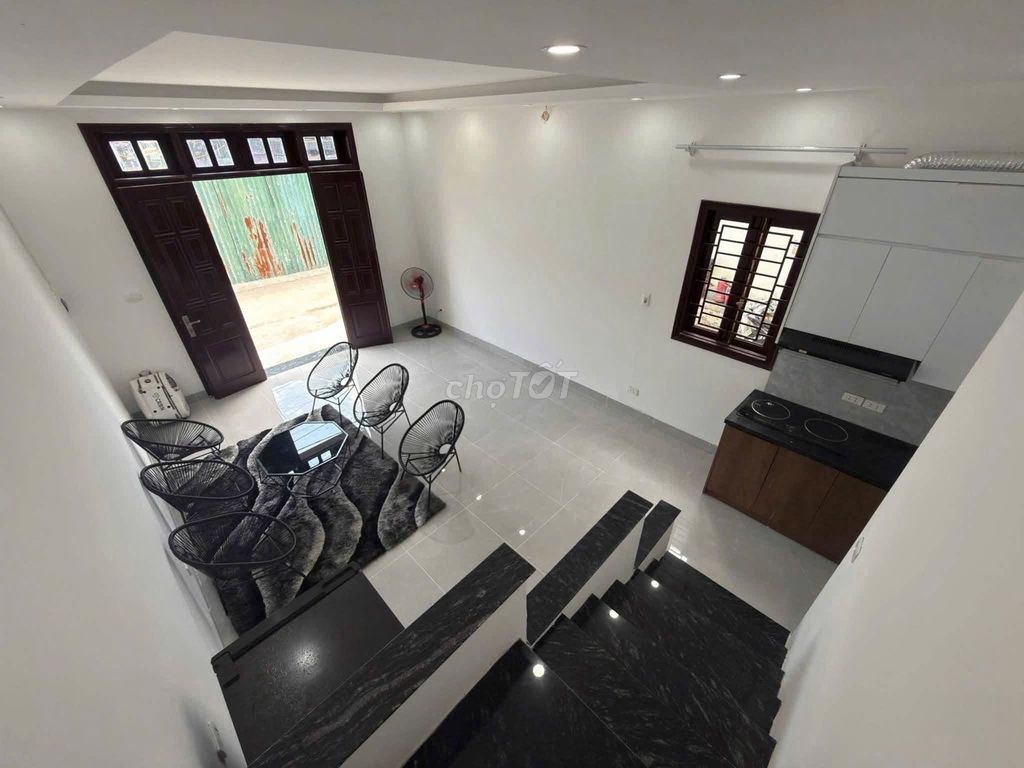 Rent the new 35 meters, Vĩnh Tuy, Hai Bà Trưng, parking car