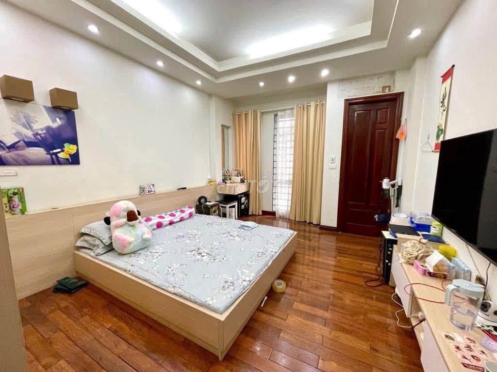 Rent the Royal phânpositor, Cầu Giấy, full interior.