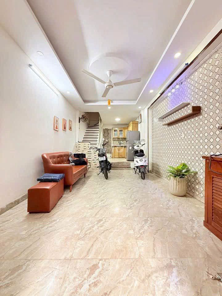 Rent Ngõ Gốc Đề, Hoàng Mai, 5 stories, 3 bedrooms.