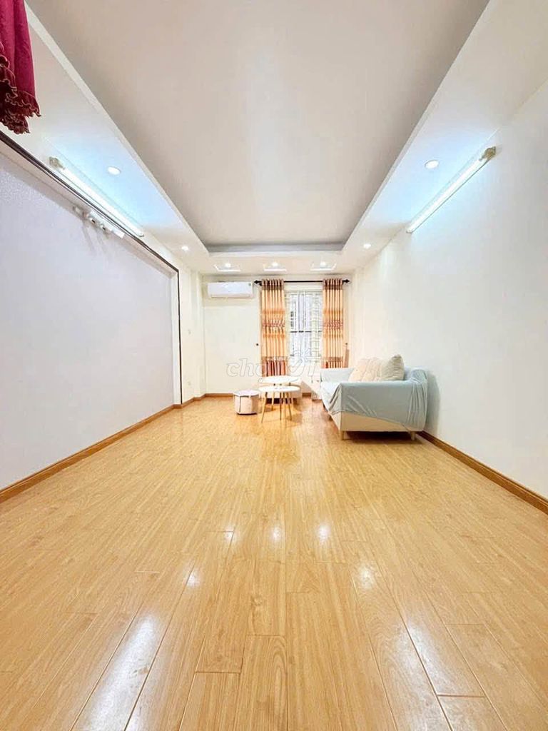 Rent Ngõ Gốc Đề, Hoàng Mai, 5 stories, 3 bedrooms.