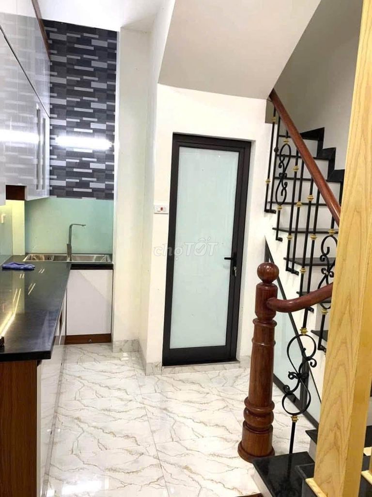 Rent 35 meters x 5 floors, 3 bedrooms, Hai Bà Trưng