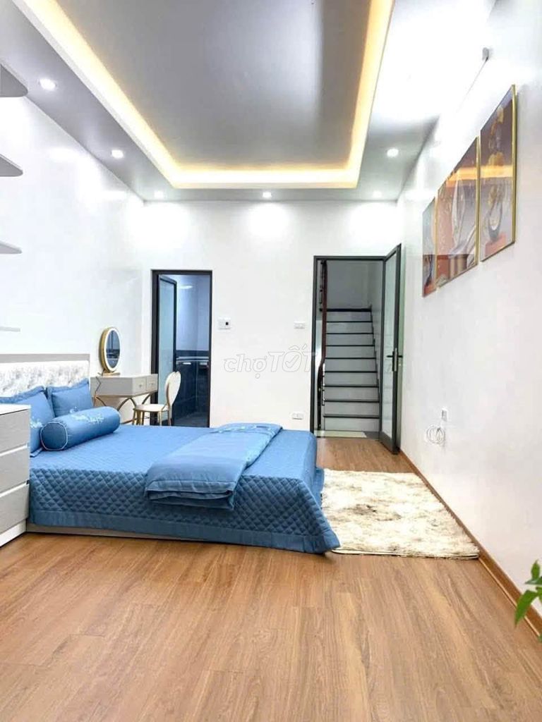 Rent 35 meters x 5 floors, 3 bedrooms, Hai Bà Trưng