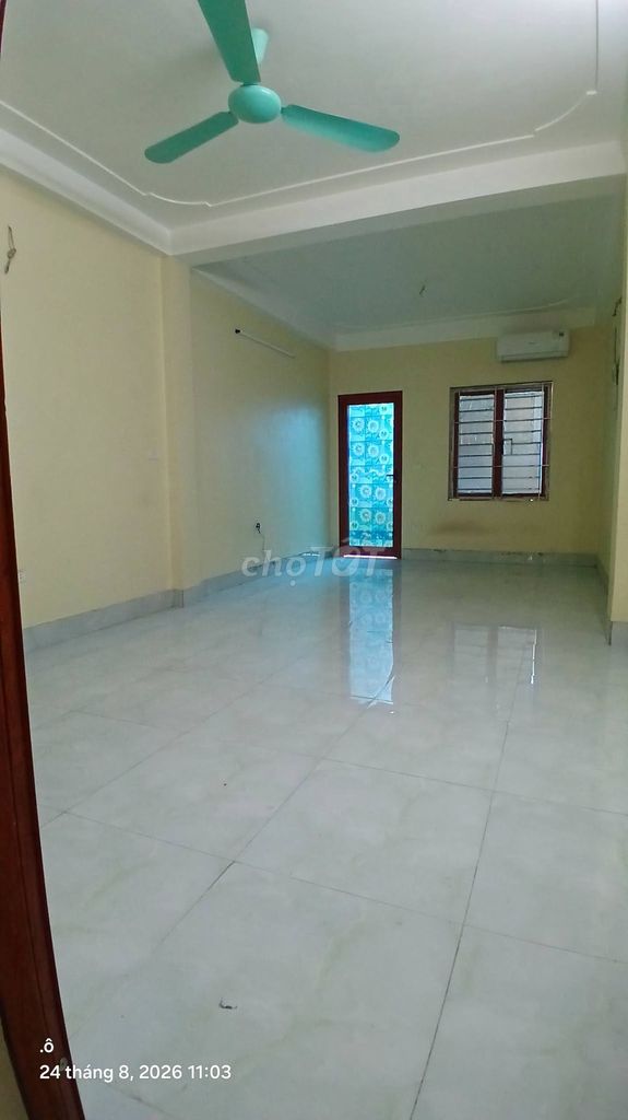 Rent the original Bằng Liệt, 40 m2 x 5 floors, 12 million a month.