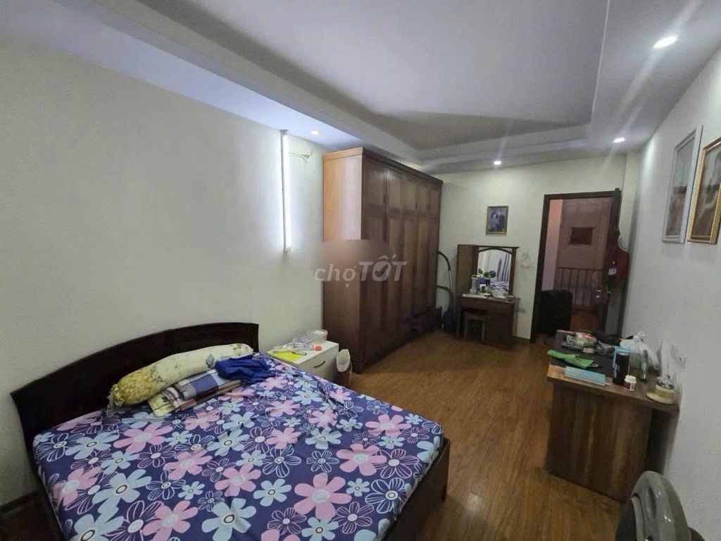 Rent Hồ Tùng Mậu 4 floors full suits 11 million a month