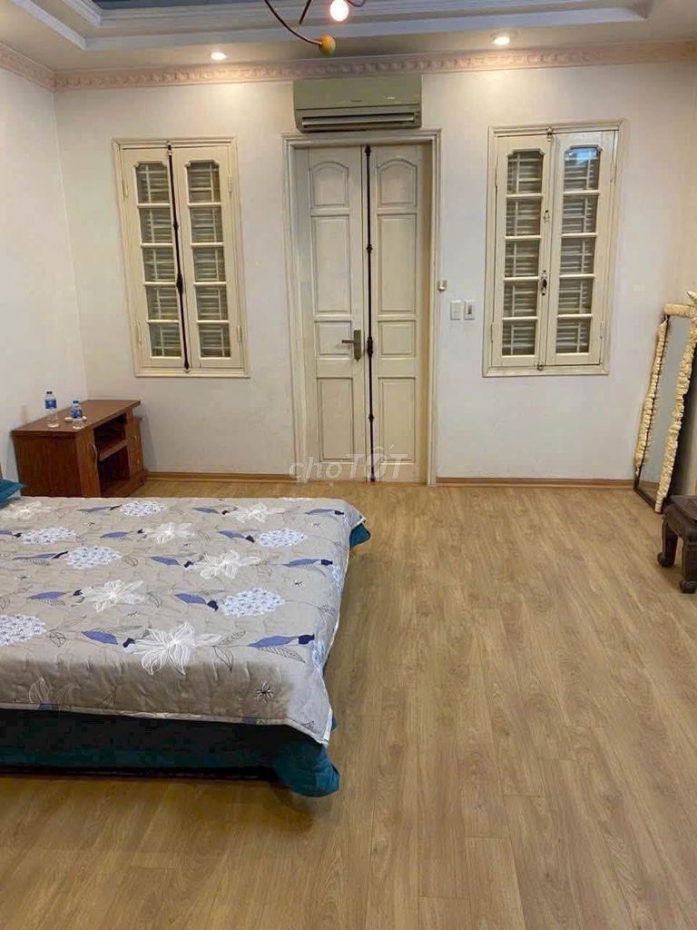 Rent Cầu Giấy the original three bedrooms full of stuff.