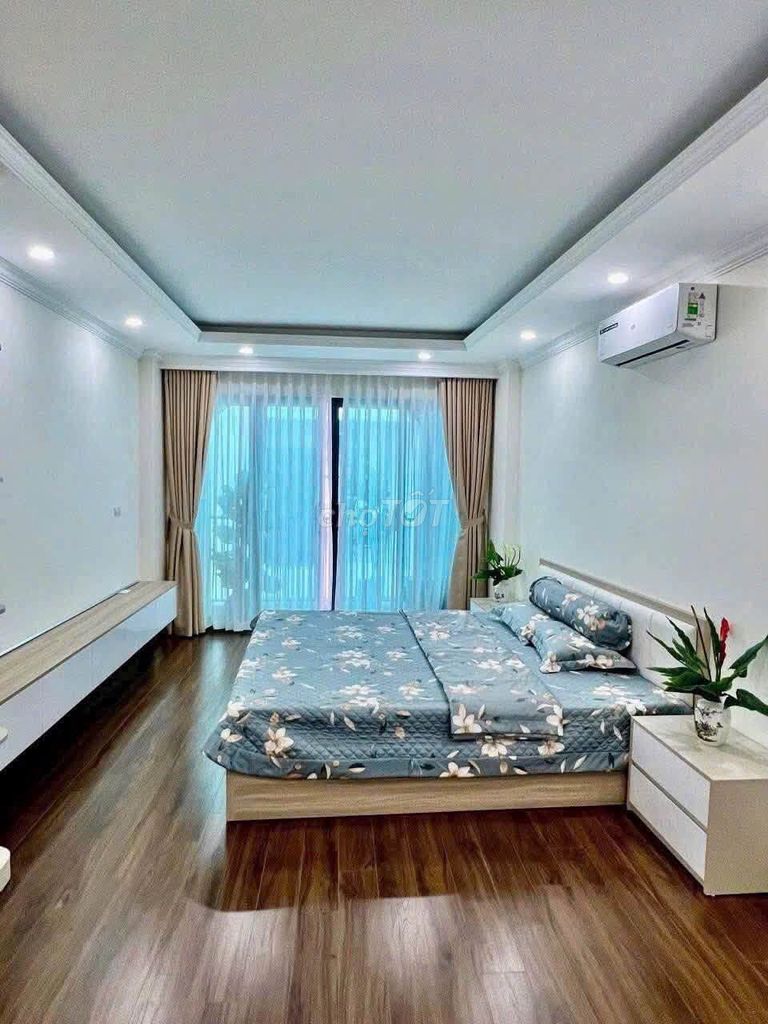 Rent the house 48 meters 6 floors with elevators, Celebrity Park.