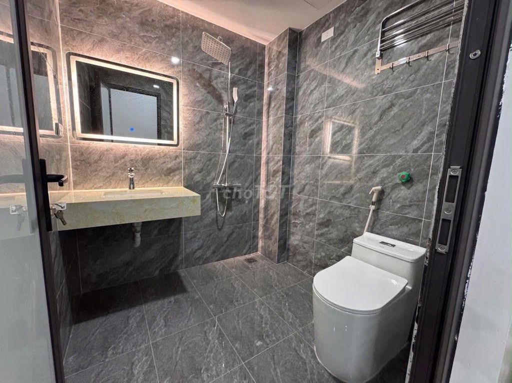 Rent the entire 5th floor of the building, Hà Đông.