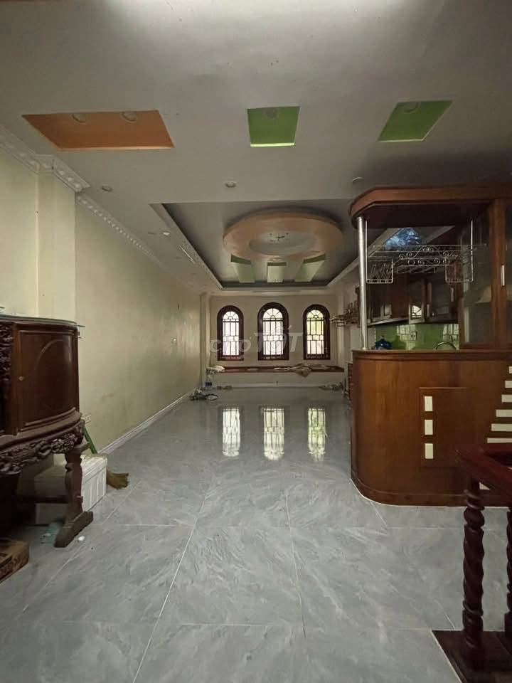 Rent a six-story 5-story house. Good business.