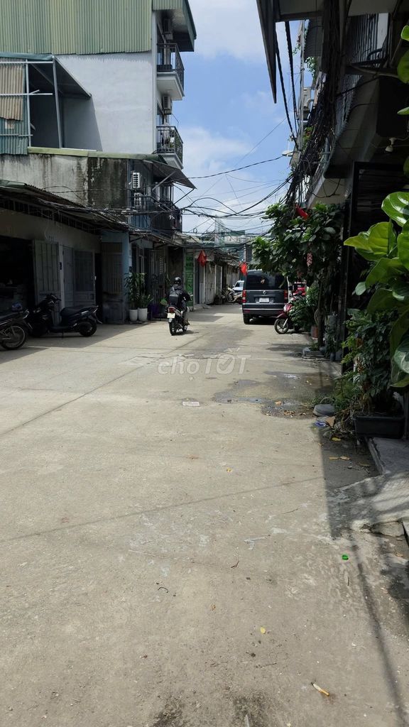 Rent your own home 100 meters, 214 Nguyễn Xiển.