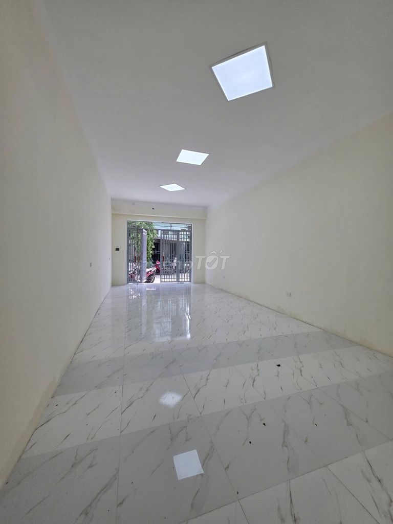 Rent your own home 100 meters, 214 Nguyễn Xiển.