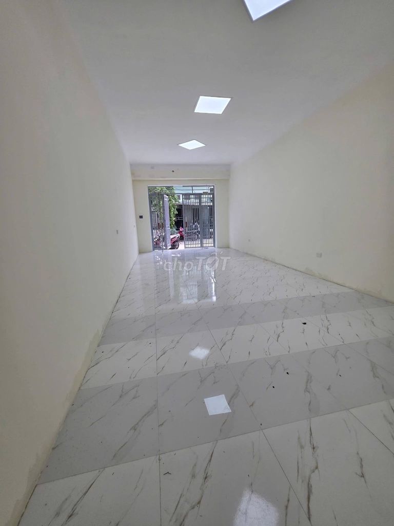 Rent your own home 100 meters, 214 Nguyễn Xiển.
