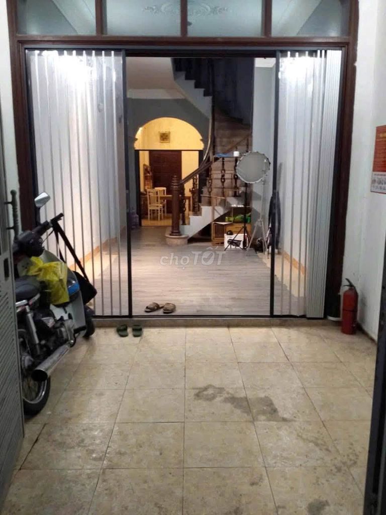Rent your own home 62 meters x 4 level Ngõ 93 Hoàng Quốc Việt, Cầu Giấy