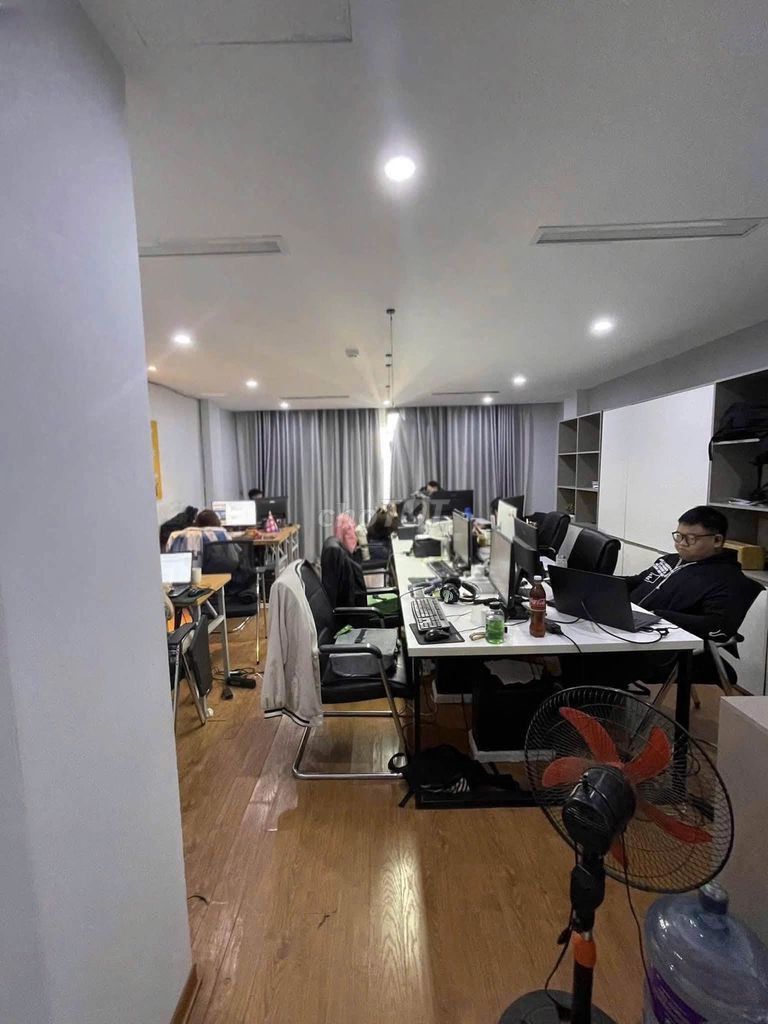 Rent the entire 7-story apartment at 5.5 meters in Cầu Giấy