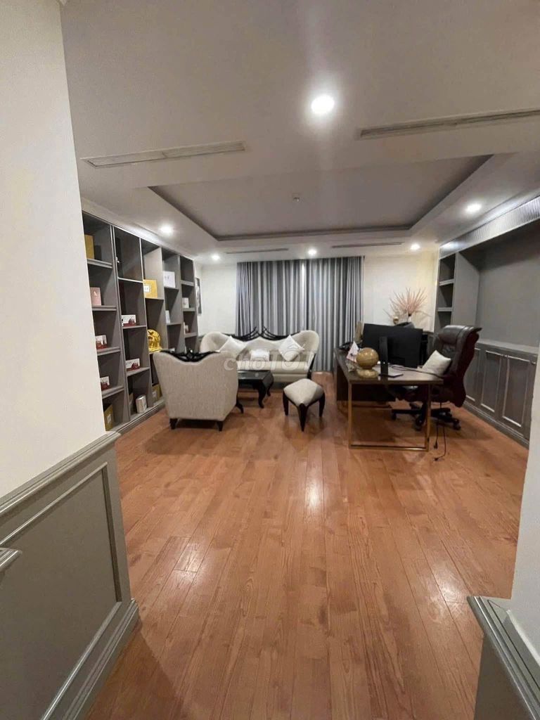 Rent the entire 7-story apartment at 5.5 meters in Cầu Giấy