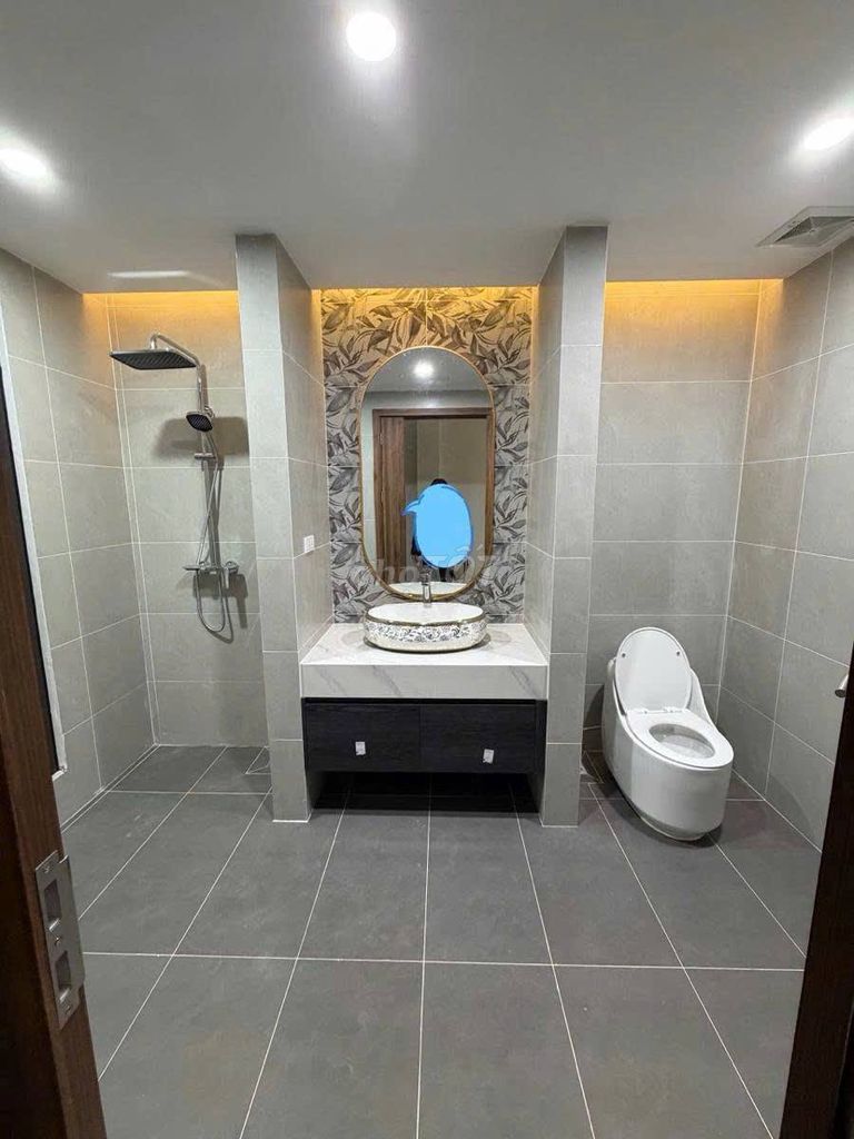 Rent 70 meters with elevators, cars in the house, Cầu Giấy