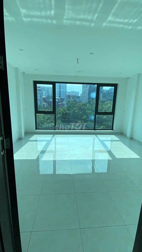 Rent a Võ Chí Công cash house, Tây Hồ, elevator, 6 floors.