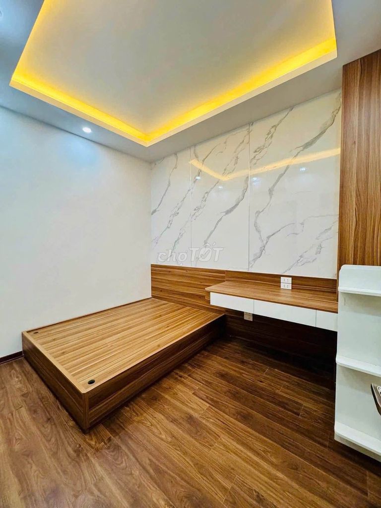 Rent the house with an elevator in Trung Văn, Nam Từ Liêm.