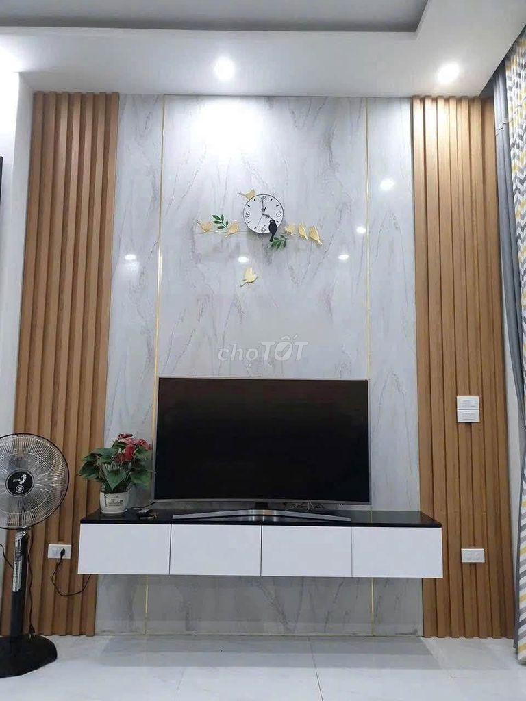 The original 5 bedrooms are all Lạc Long Quân, Tây Hồ, 14.5 million.