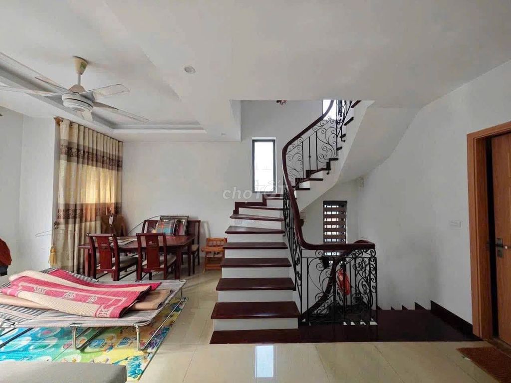 Rent a house next to Hateco Xuân Phương, 80 meters2, 5 floors, 20 million.