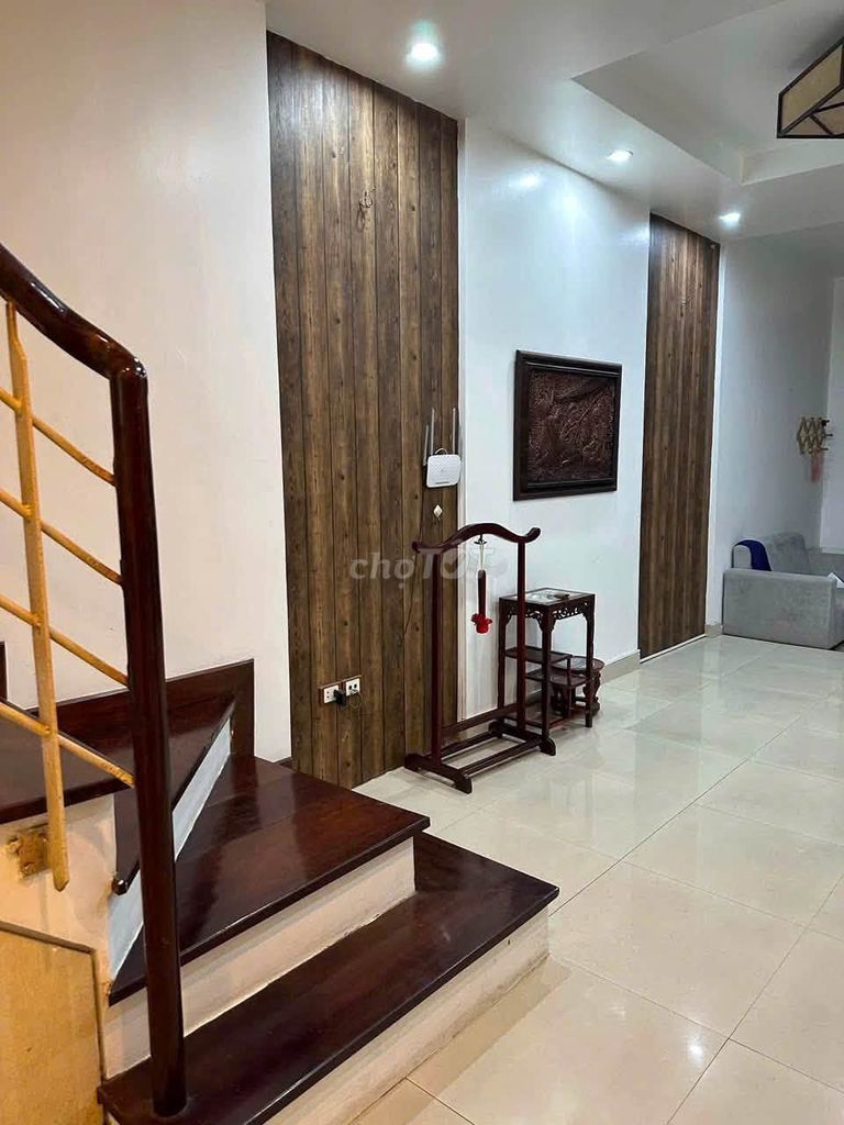 Rent his own house 75 meters x 4 level corner 1 Nguyễn Văn Huyên, Cầu Giấy