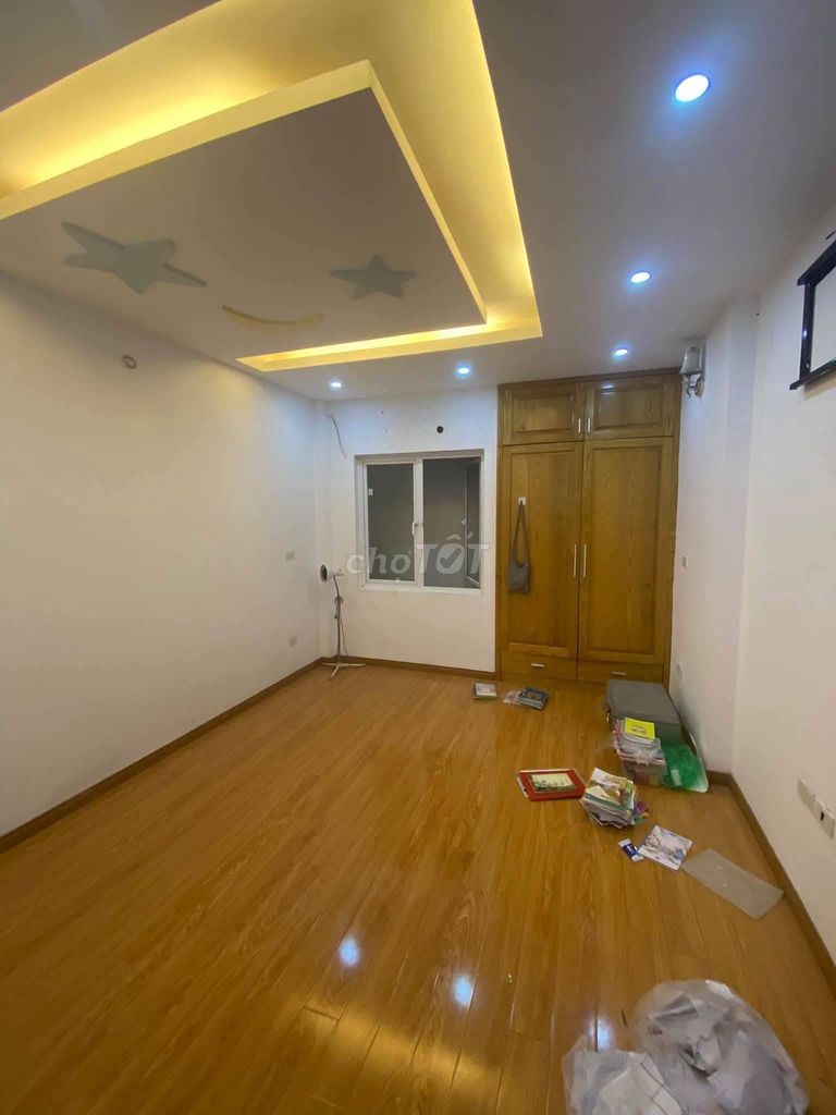 Rent Mặt phố Đa Sỹ, good business, 15 million a month.