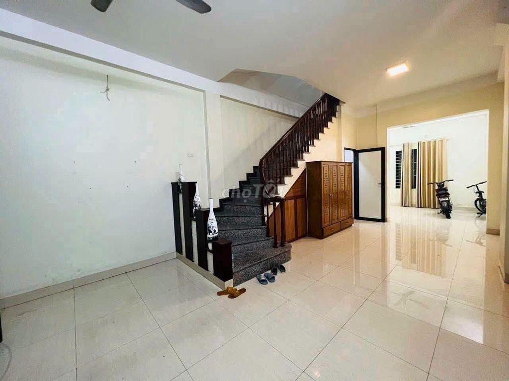 Rent the 5th floor 50m2 near the 3D La, Hà Đông