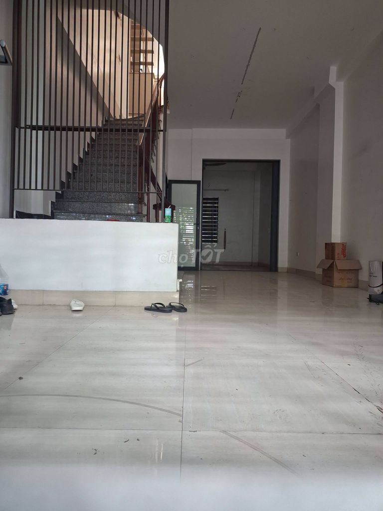 Rent the 5th floor 50m2 near the 3D La, Hà Đông
