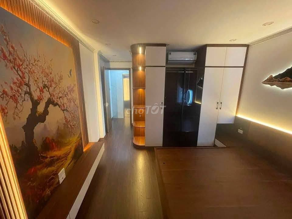 Rent the entire Xa La, 40 meters, 4/4 floors, 12 million a month.