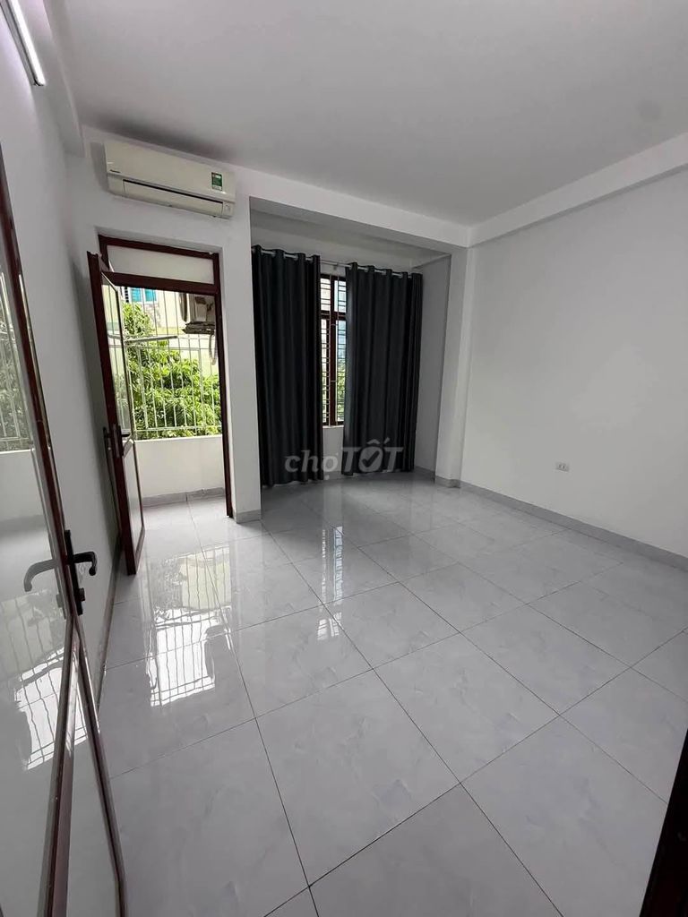 Rent the La Khê, 50 meters, 4 stories, 4 sleeps