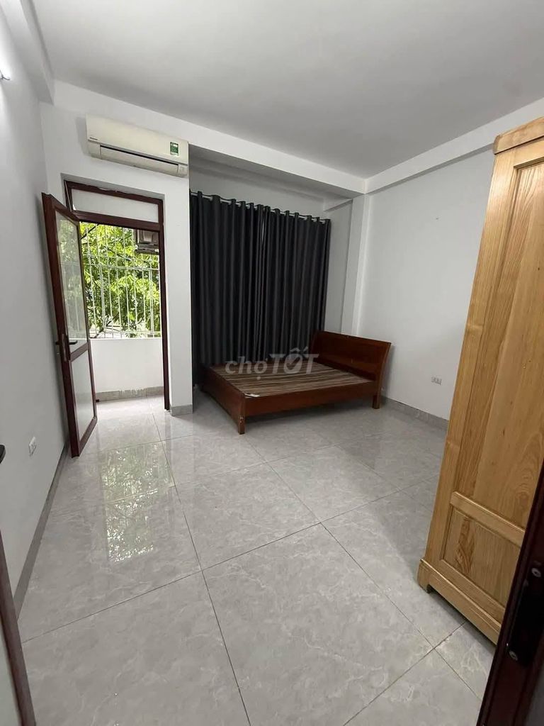 Rent the La Khê, 50 meters, 4 stories, 4 sleeps