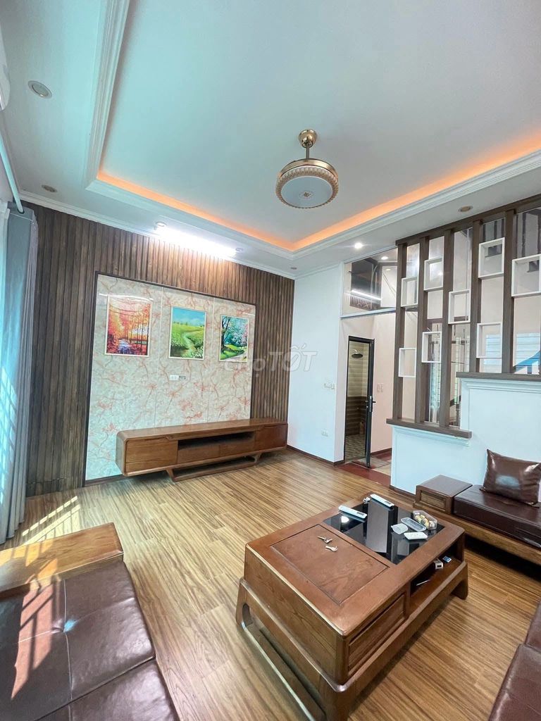 Rent us the Peso, 50 meters, 5 floors, 17 million a month