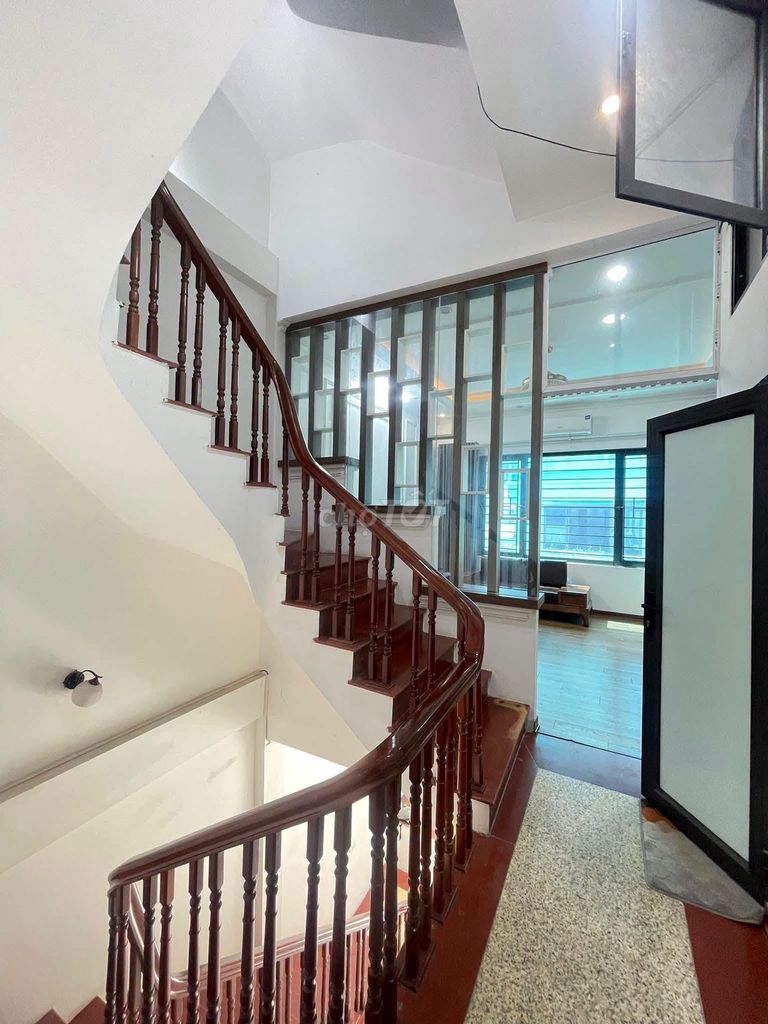 Rent us the Peso, 50 meters, 5 floors, 17 million a month