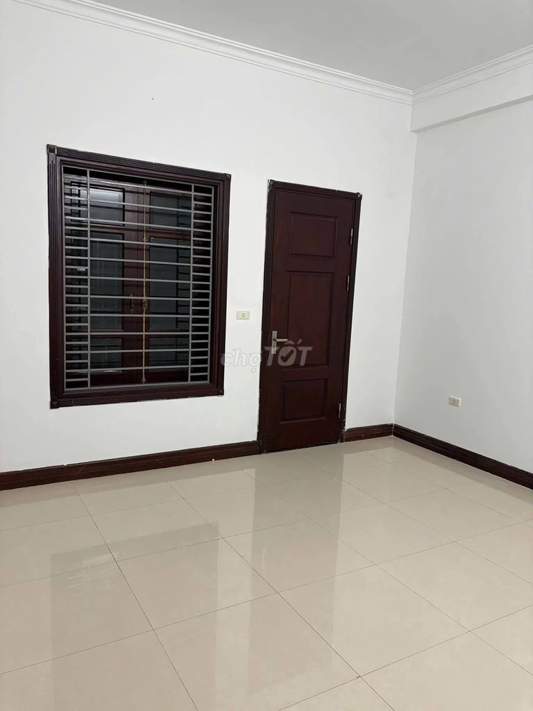 Rent a house next to Wentai, 90 meters, 4 stories, 20 million a month