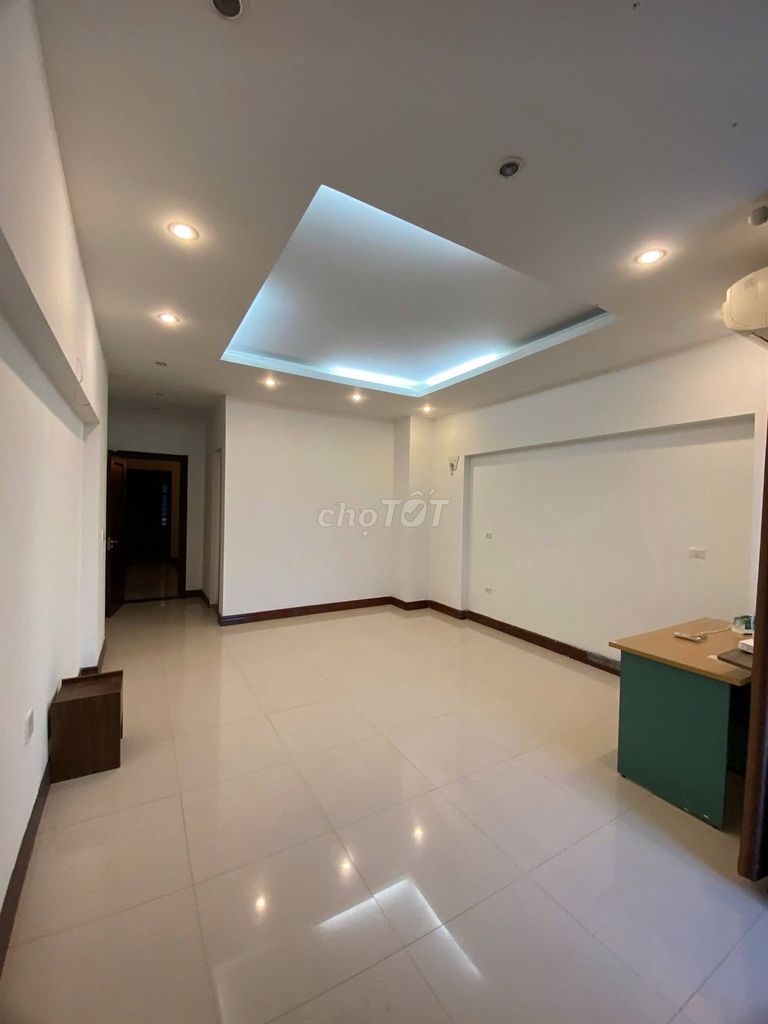 Rent a house next to Wentai, 90 meters, 4 stories, 20 million a month