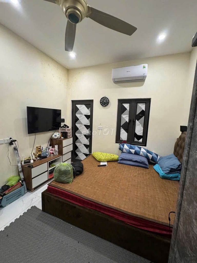 Rent a two-story apartment 32 m. Vĩnh Hưng, full gear