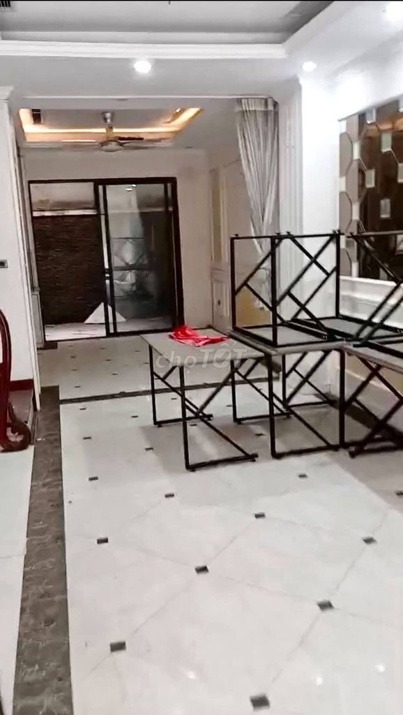 Rent a house next to Phùng Khoang.80 meters, 4/4 floors, 25 million.