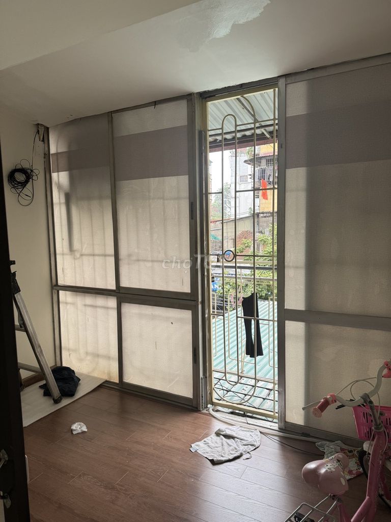 Rent the main owner of Wing Lake near Tai-Sheng